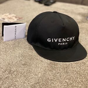 GIVENCHY Adjustable Hat.  (BLACK)